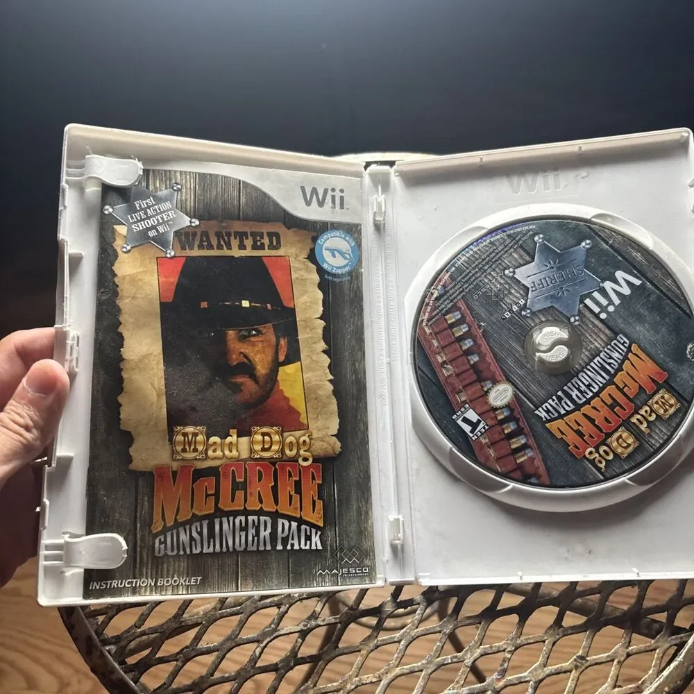 Mad Dog McCree: Gunslinger Pack (Nintendo Wii, 2009) With Manual, Works Great